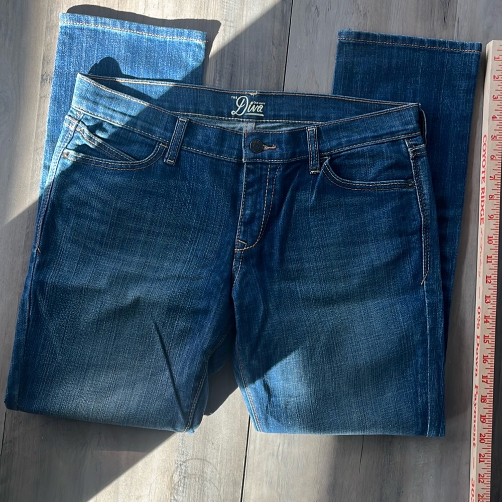 Old Navy The Diva Straight Leg Jean size 10 in excellent condition
